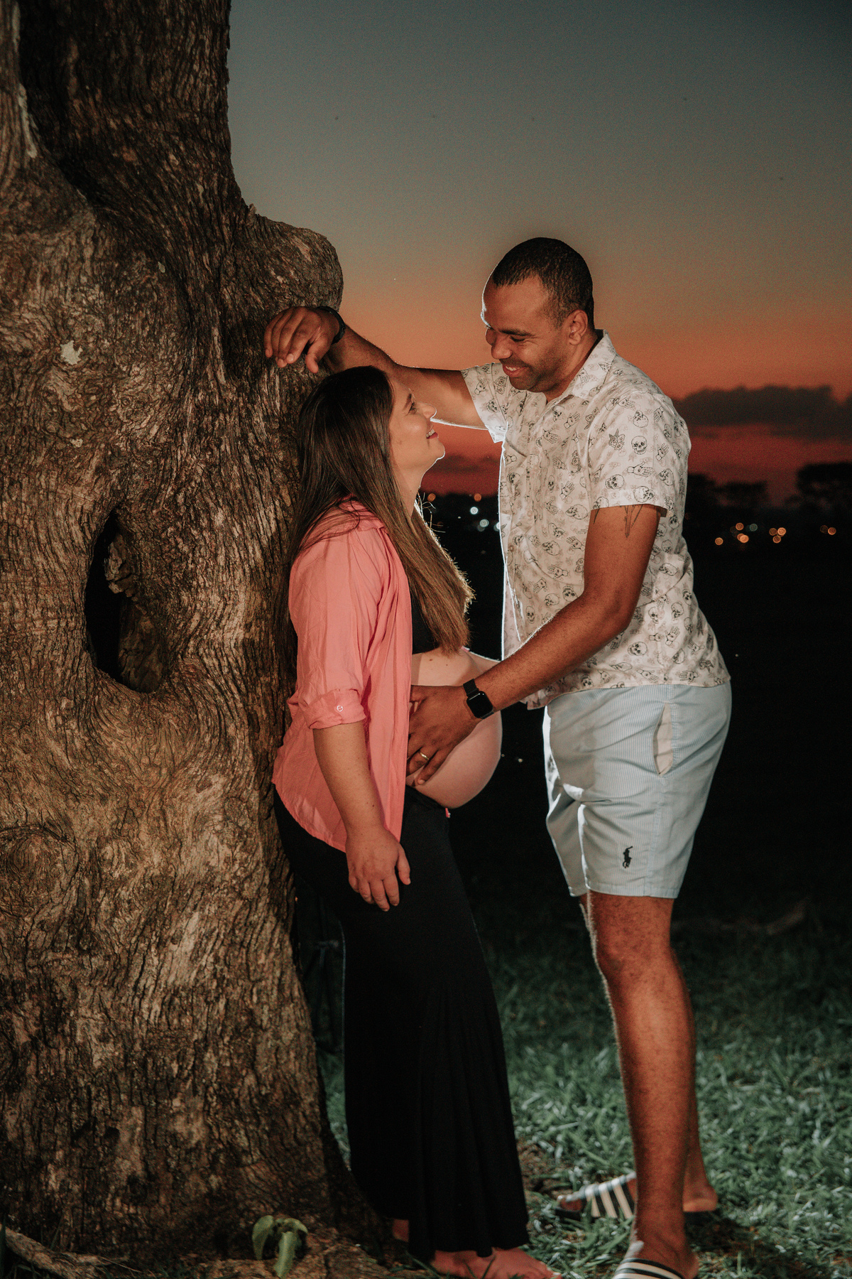 ensaio-gestante-casal-árvore-rodrigo-bahia-fotógrafo-de-familia-de-mogi-guaçu.jpg