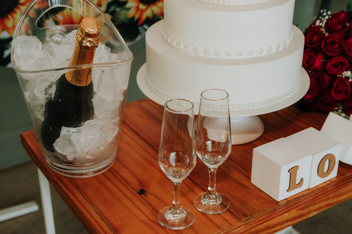 champagne-noivos-taça-rodrigo-bahia-fotógrafo-casamento-mogi-guaçu.jpg