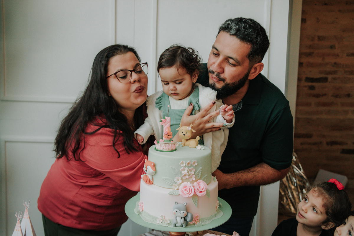 familia-na-mesa-do-bolo-festa-infantil-rodrigo-bahia-fotógrafo-de-familia-de-mogi-guaçu.jpg