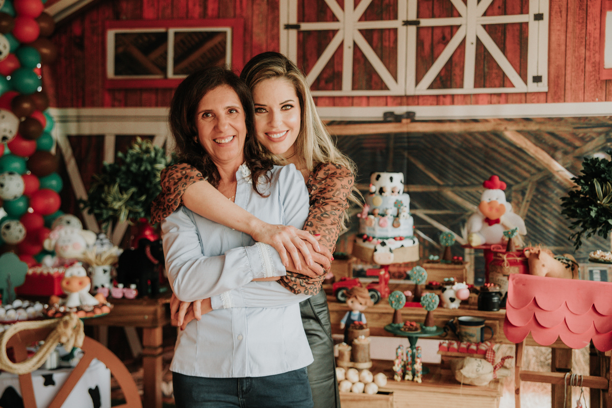 mãe-e-sogra-festa-infantil-tema-fazendinha-rodrigo-bahia-fotógrafo-de-familia-de-mogi-guaçu.jpg
