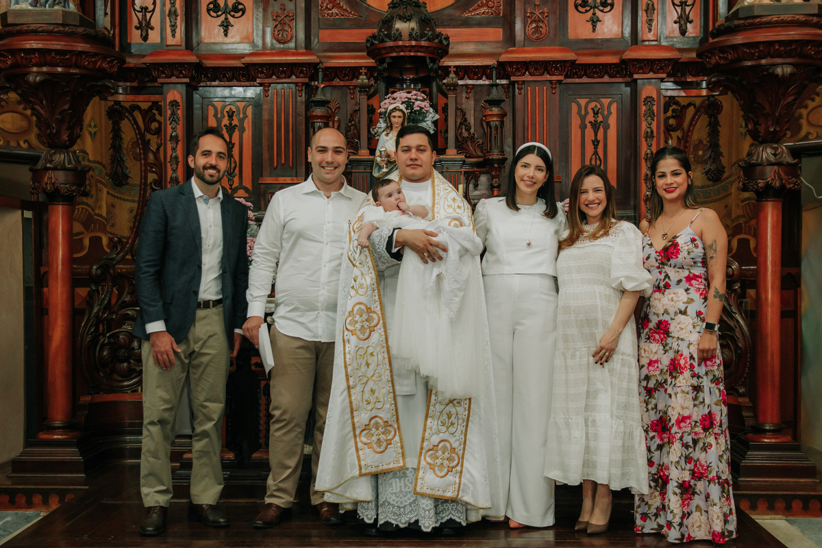 família-padre-igreja-batizado-Espírito-Santo-do-Pinhal-rodrigo-bahia-fotógrafo-de-mogi-guaçu.jpg
