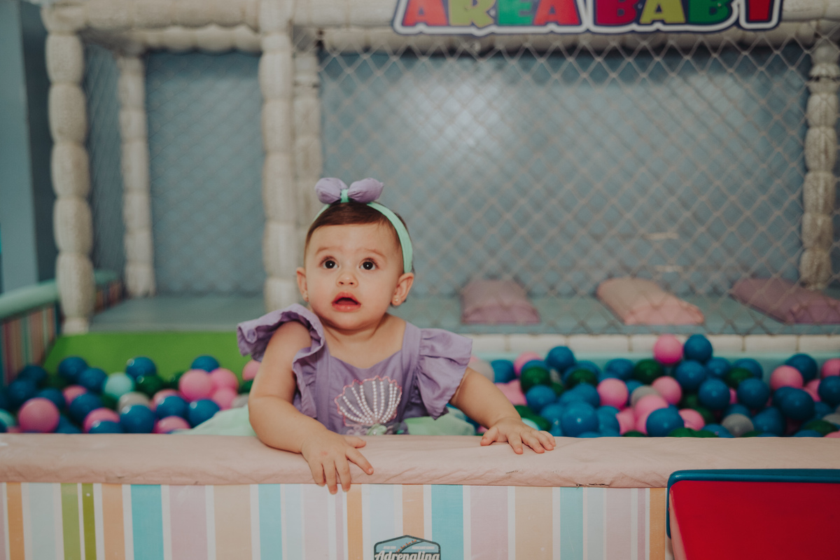 criança-na-piscina-de-bolinhas-festa-infantil-rodrigo-bahia-fotógrafo-de-familia-de-mogi-guaçu.jpg