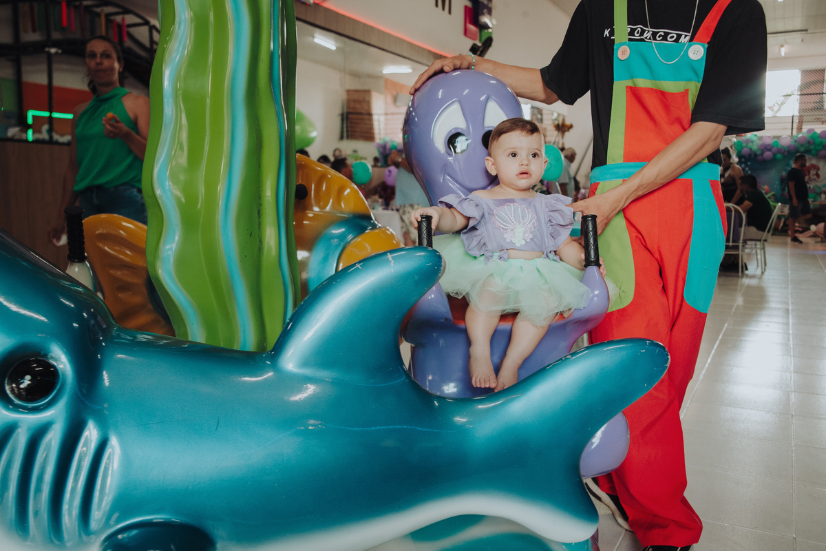criança-brincando-festa-infantil-rodrigo-bahia-fotógrafo-de-familia-de-mogi-guaçu.jpg