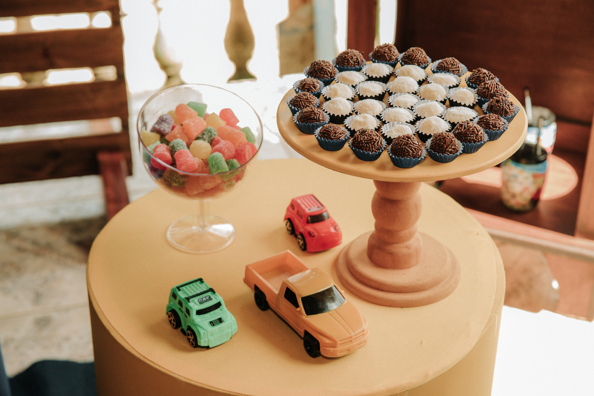 mesa-do-bolo-festa-infantil-rodrigo-bahia-fotógrafo-de-familia-de-mogi-guaçu.jpg