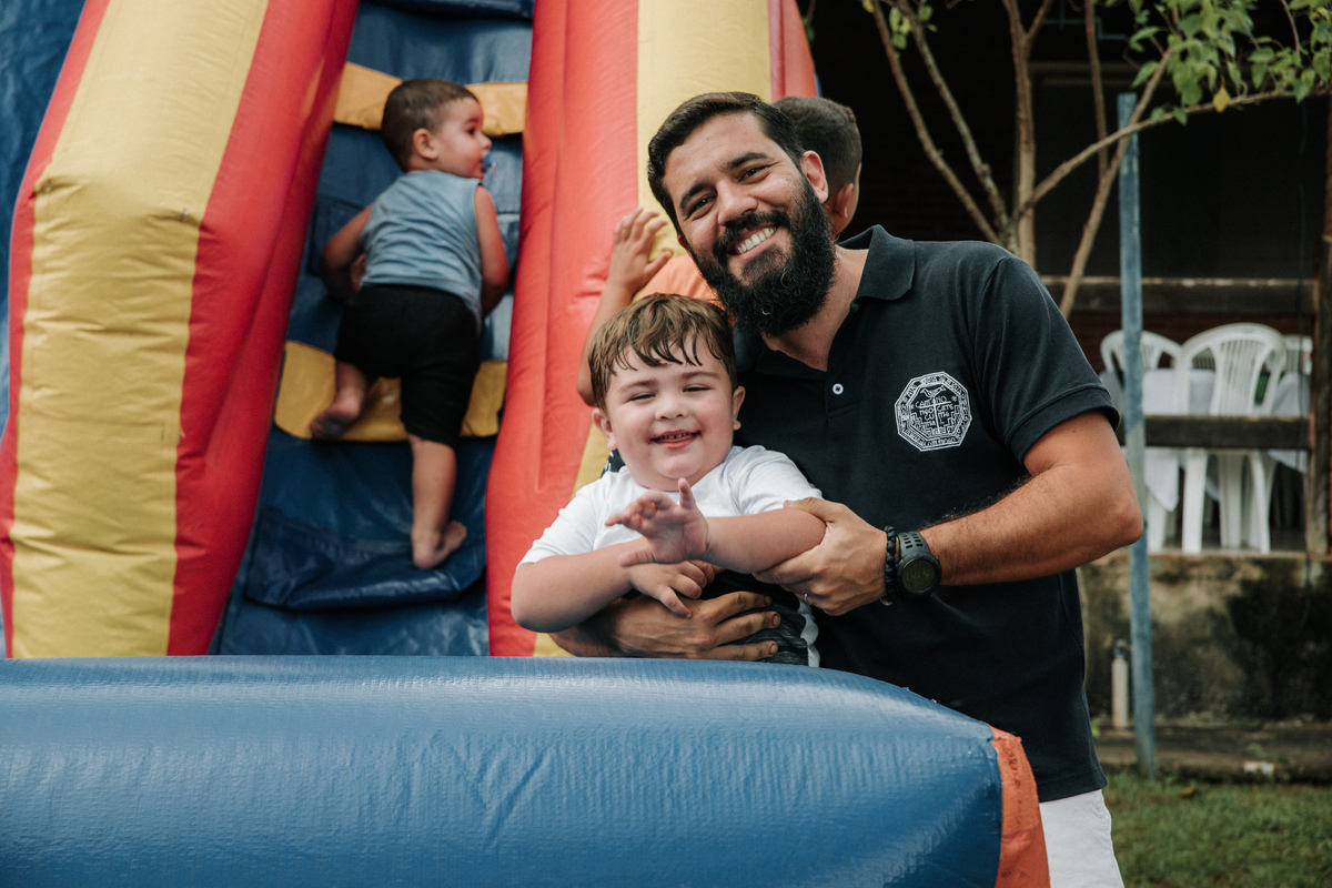 pai-e-filho-festa-infantil-rodrigo-bahia-fotógrafo-de-familia-de-mogi-guaçu.jpg