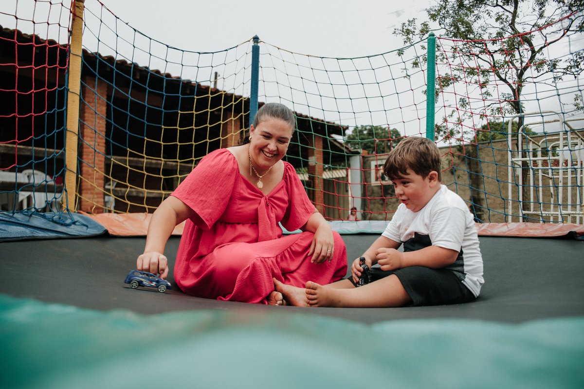 família-na-cama-elastica-festa-infantil-rodrigo-bahia-fotógrafo-de-familia-de-mogi-guaçu.jpg