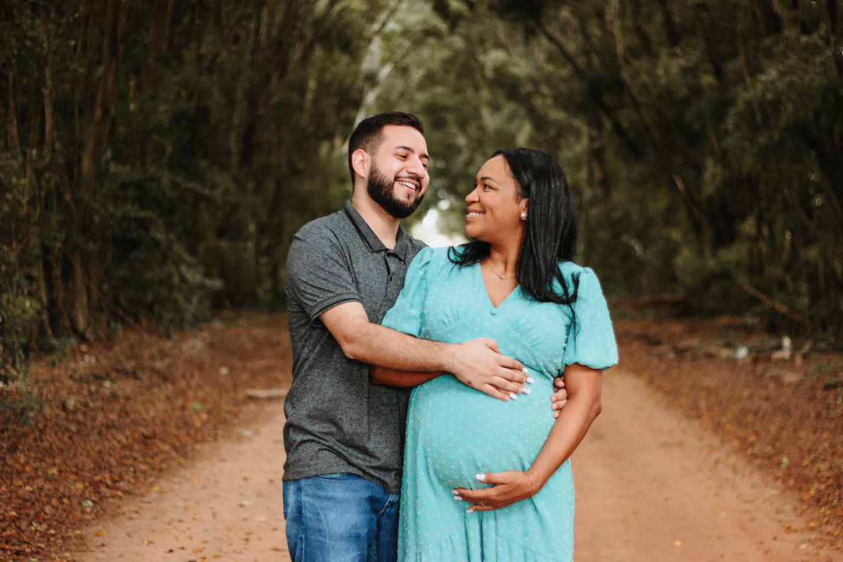 pais-gestante-vestido-azul-ensaio-externo-Holambra-rodrigo-bahia-fotógrafo-casamento-mogi-guaçu.jpg