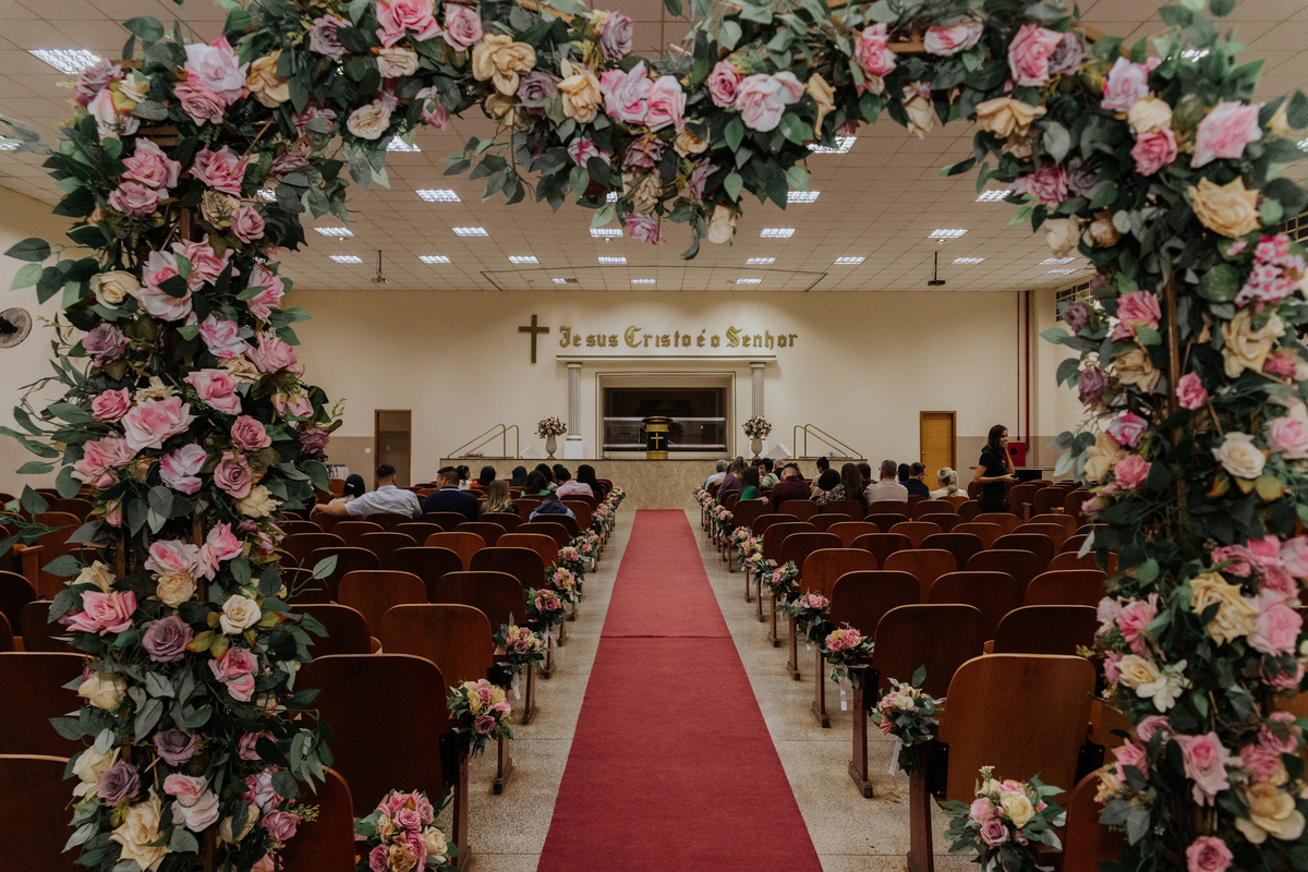 igreja-universal--ribeirão-preto-decorada-com-flores-casamento-rodrigo-bahia-fotógrafo-de-casamento-de-mogi-guaçu.jpg