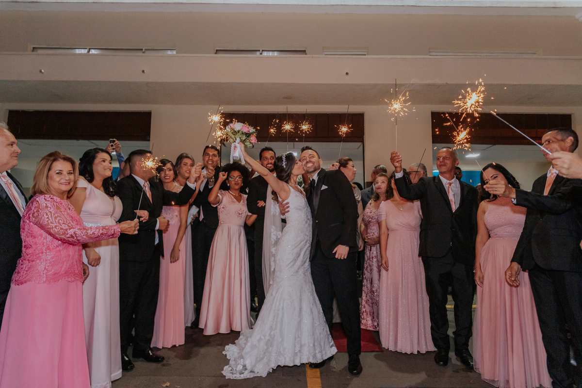 saida-dos-noivos-casamento-evangelico-em-ribeirao-preto-rodrigo-bahia-fotógrafo-de-casamento-de-mogi-guaçu.jpg