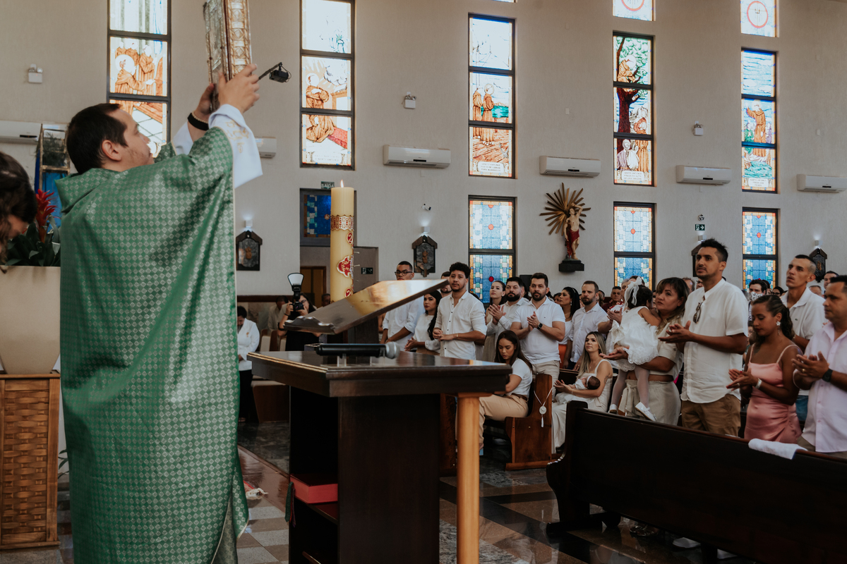 batizado-igreja-rodrigo-bahia-fotógrafo-mogi-guaçu.jpg
