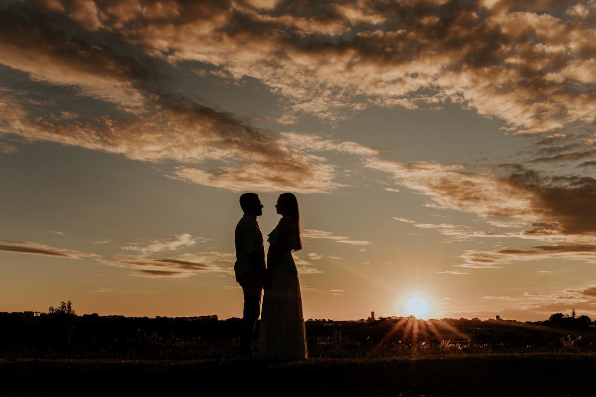 pré-wedding-ensaio-externo-Holambra-pôr-do-sol-rodrigo-bahia-fotógrafo-casamento-mogi-guaçu.jpg