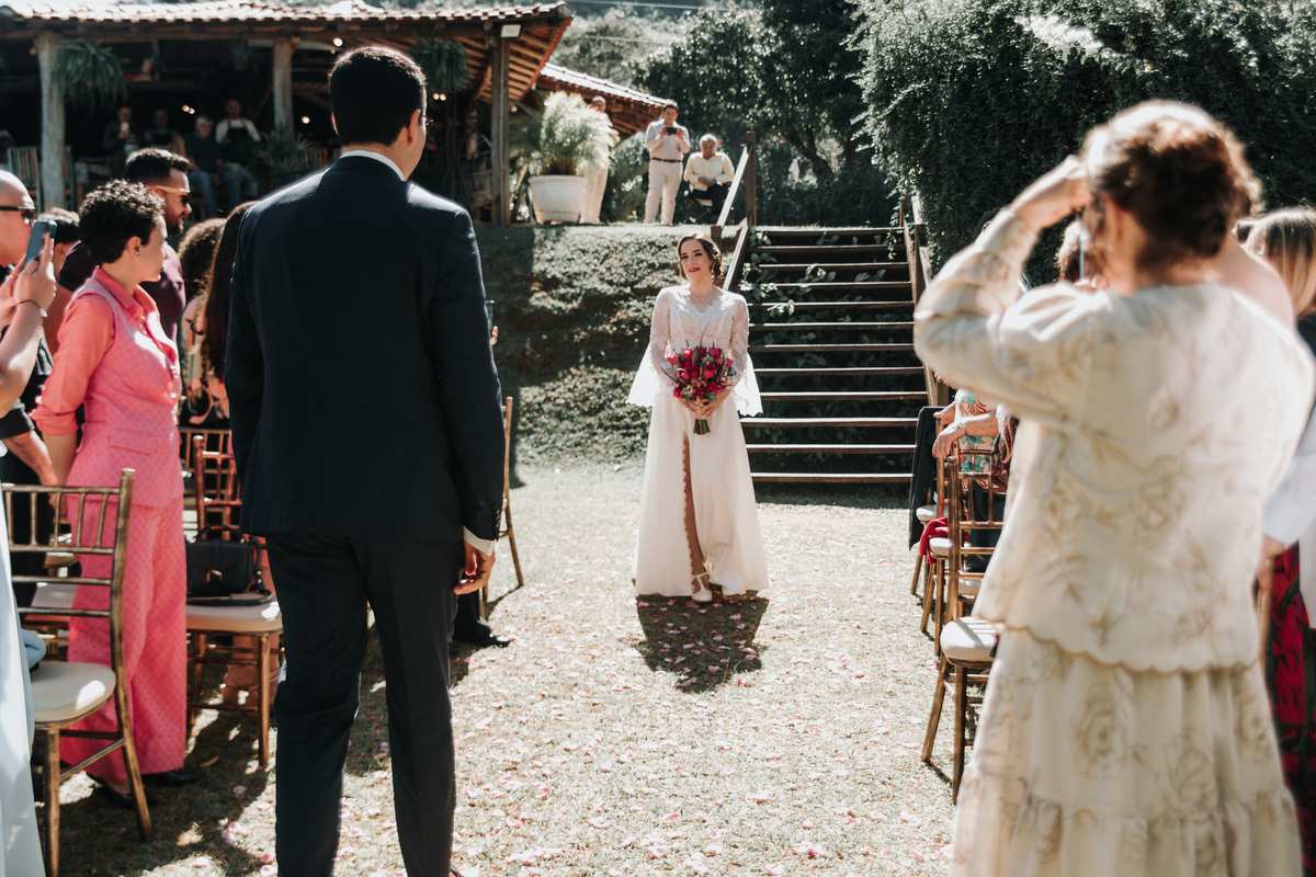 cerimônia-ar-livre-intimista-entrada-noiva-rodrigo-bahia-fotógrafo-casamento-mogi-guaçu.jpg