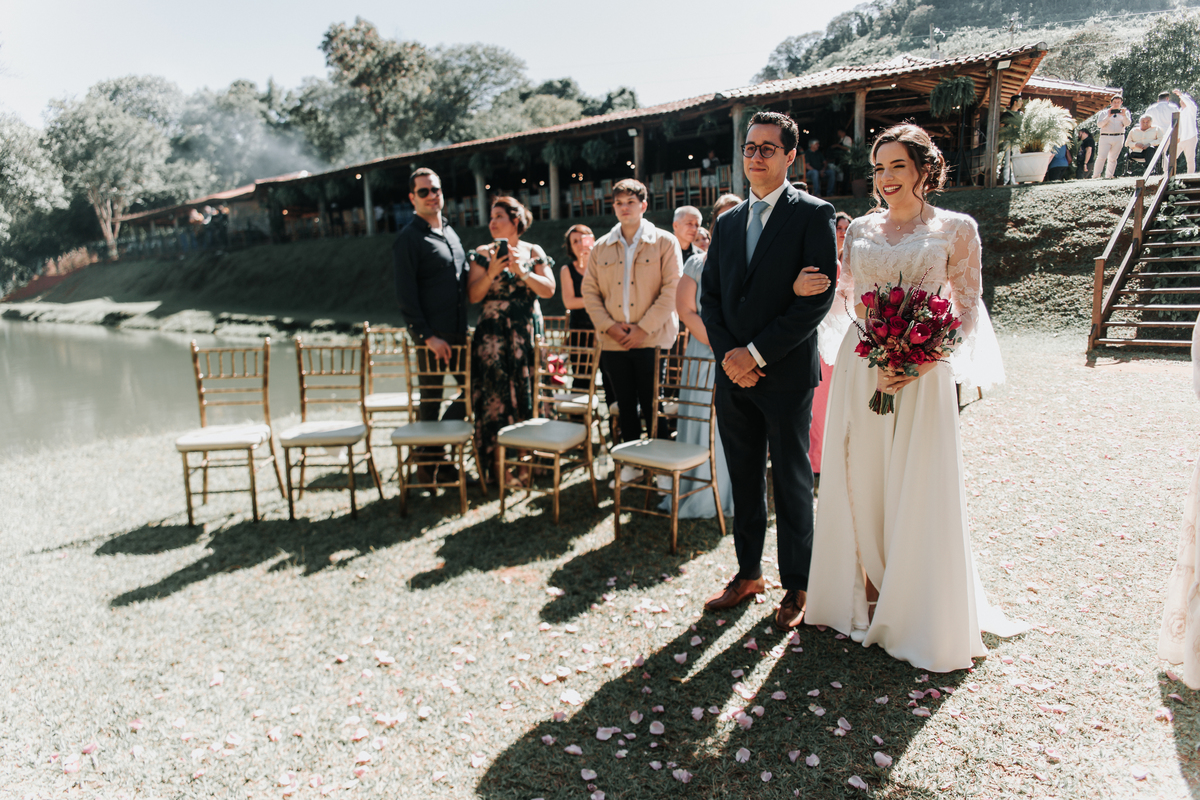 cerimônia-ar-livre-intimista-entrada-noiva-rodrigo-bahia-fotógrafo-casamento-mogi-guaçu.jpg