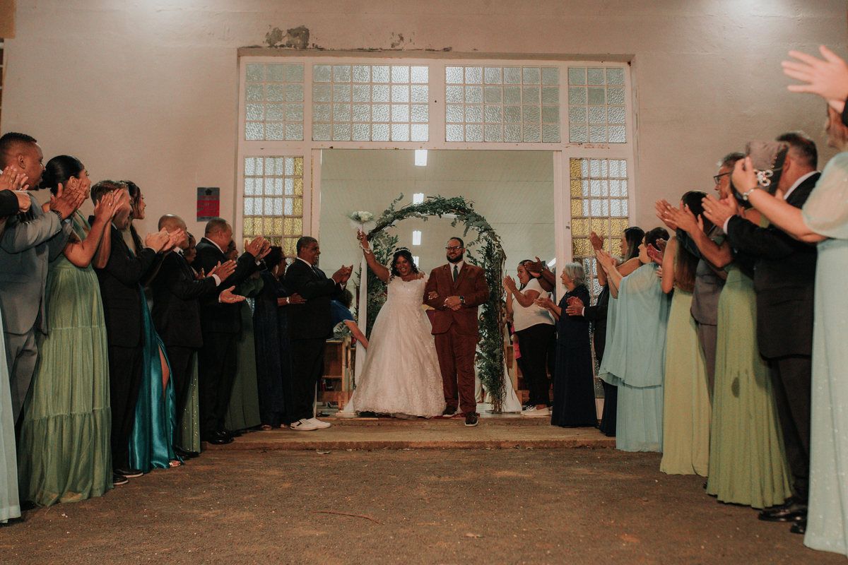 igreja-cerimônia-casamento-saída-noivos-padrinhos-rodrigo-bahia-fotógrafo-casamento-mogi-guaçu.jpg