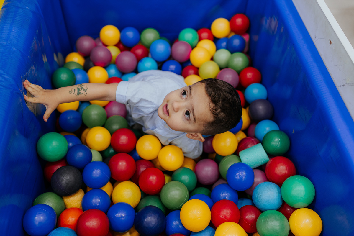 benicio-na-piscina-de-bolinhas-mogi-guacu.jpg