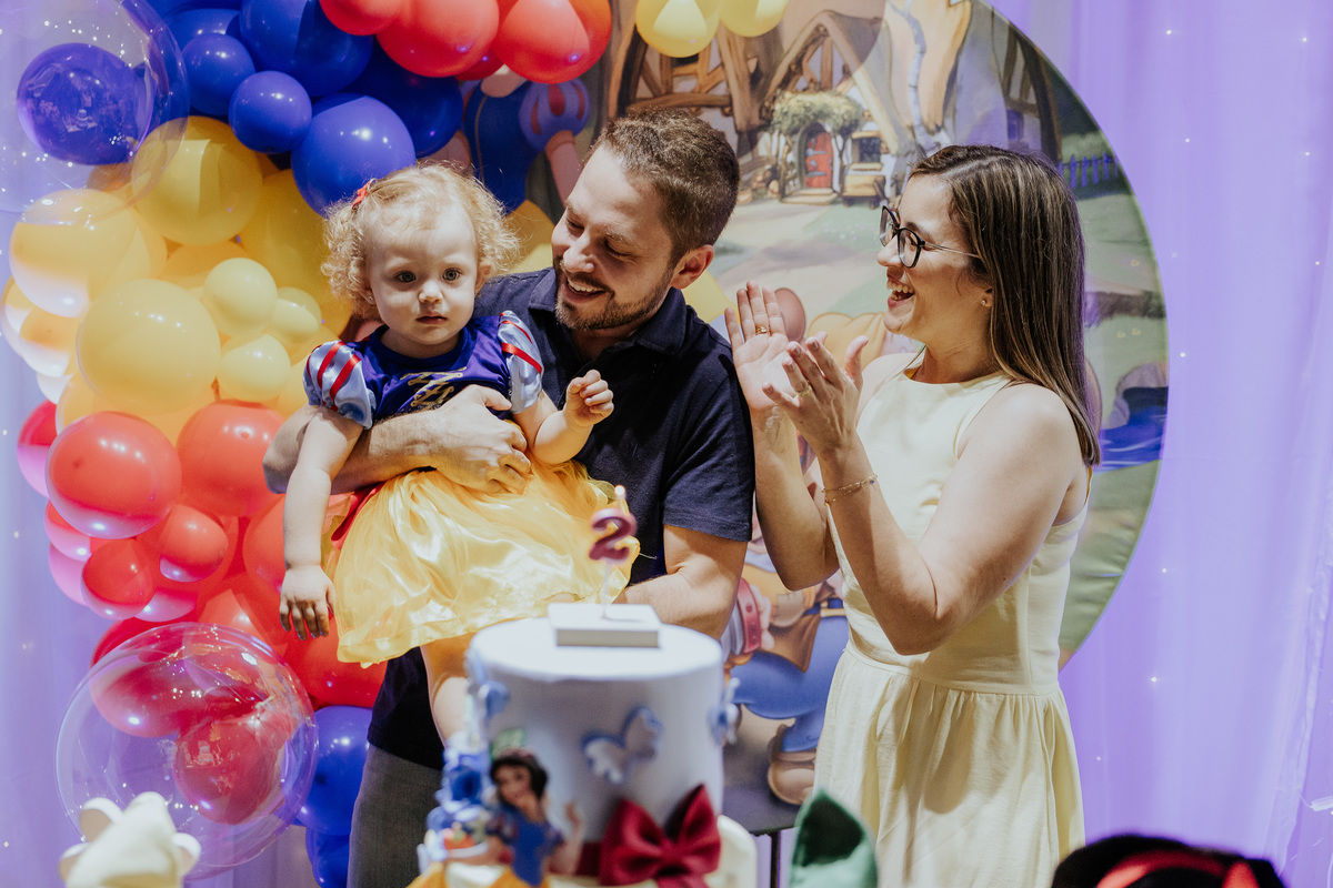maria-clara-soprando-velinha-2-anos.jpg