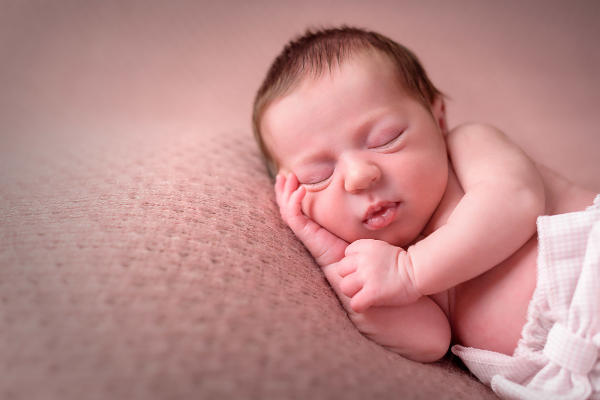 Sessão de recém-nascido (newborn) em estúdio.
Paulo Beato Fotografia