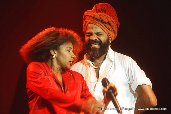 Show de Carlinos Brown e Margareth Menezes