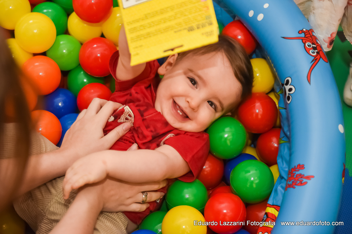 ANIVERSÁRIO TAUBATÉ Rodrigo 1 ano FOTOGRAFO EDUARDO LAZZARINI FOTOGRAFO DE ANIVERSÁRIOS EM TAUBATE SP