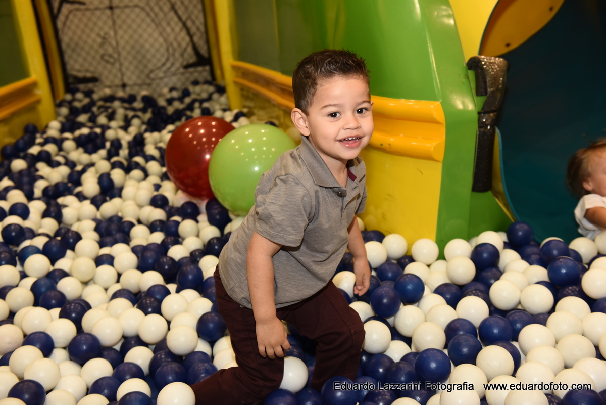 ANIVERSÁRIO TAUBATÉ Kauan 3 anos FOTOGRAFO EDUARDO LAZZARINI FOTOGRAFO DE ANIVERSÁRIOS EM TAUBATE SP