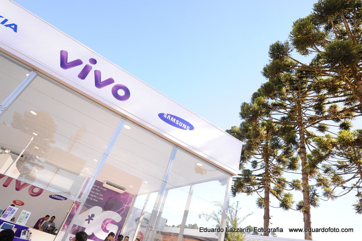 FOTOGRAFIA CORPORATIVA EMPRESARIAL TAUBATE SP Estande Vivo FOTÓGRAFO EDUARDO LAZZARINI