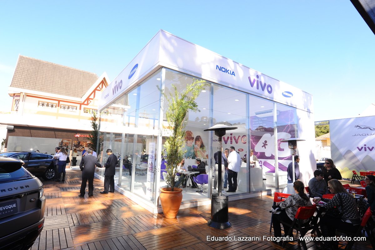 FOTOGRAFIA CORPORATIVA EMPRESARIAL TAUBATE SP Estande Vivo FOTÓGRAFO EDUARDO LAZZARINI