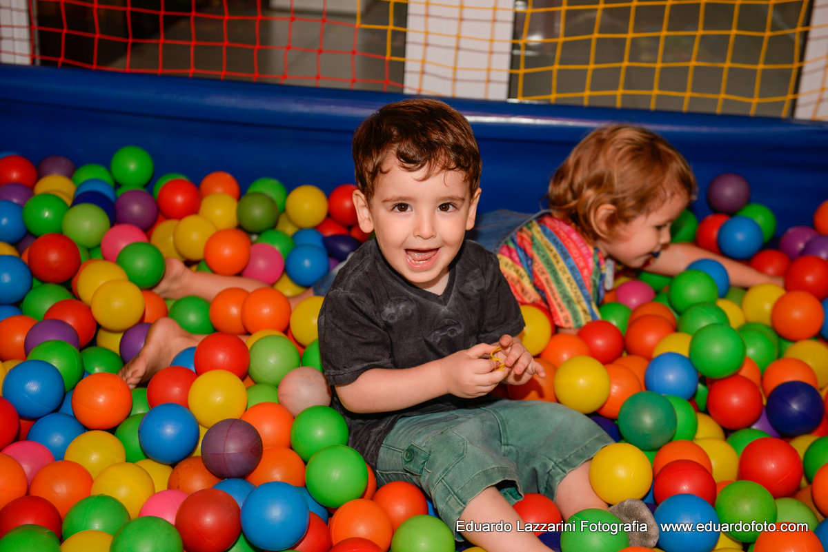 ANIVERSÁRIO São Paulo Rodrigo 2 anos FOTOGRAFO EDUARDO LAZZARINI FOTOGRAFO DE ANIVERSÁRIOS EM TAUBATE SP