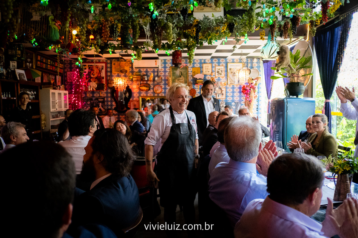 confraternizacao em restaurante
