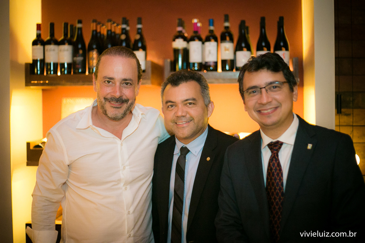 empresários posando para foto