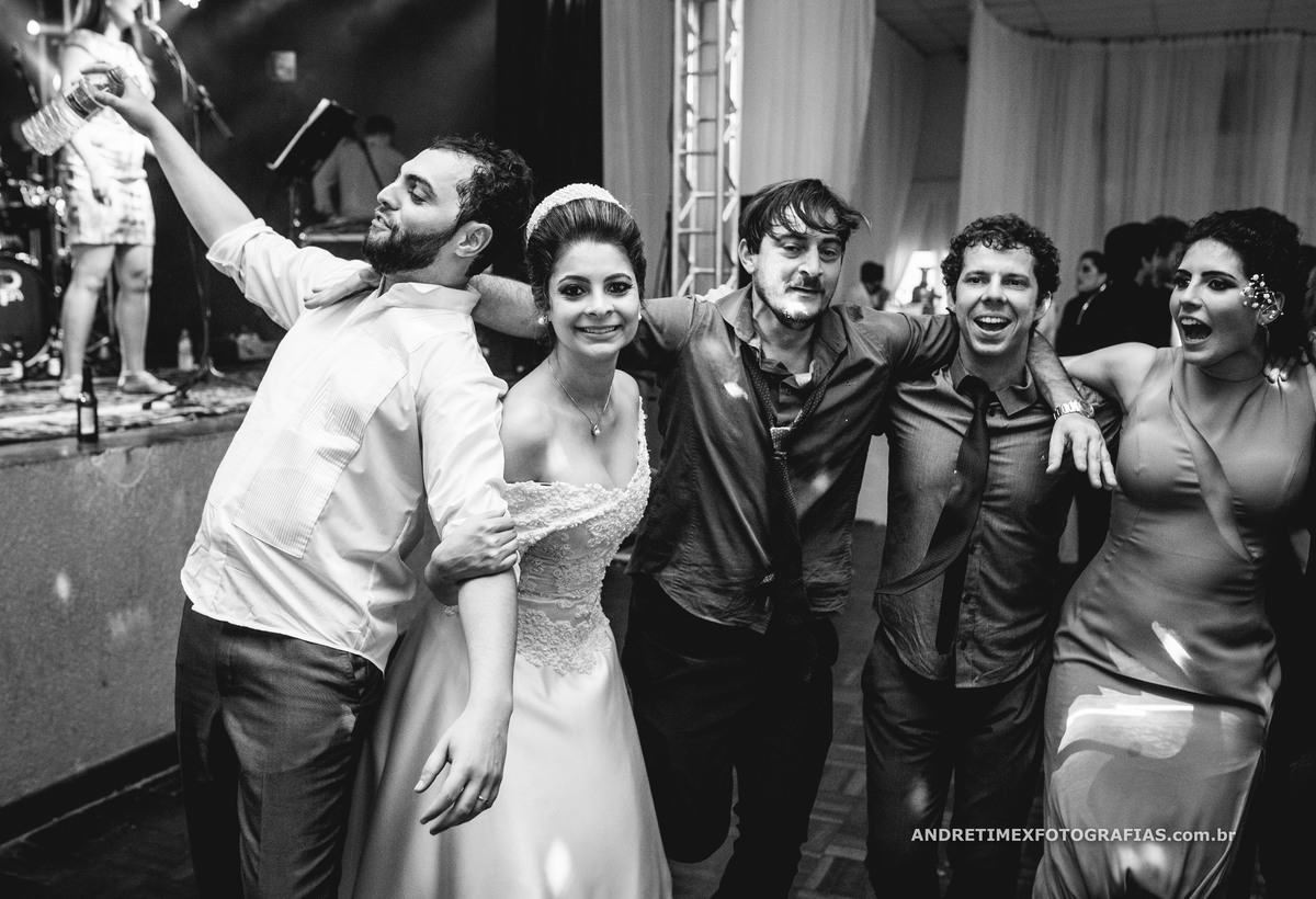 Fotografia casamento. Casamento Bariri. Fotógrafo Bariri. casamento no interior. wedding . fotografia de casamento. noivas. noivo. Inspiração casamentos.casamentos. fotografia com emoção . sensibilidade. Andre Timex fotografias.