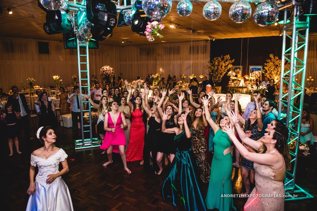 Fotografia casamento. Casamento Bariri. Fotógrafo Bariri. casamento no interior. wedding . fotografia de casamento. noivas. noivo. Inspiração casamentos.casamentos. fotografia com emoção . sensibilidade. Andre Timex fotografias.