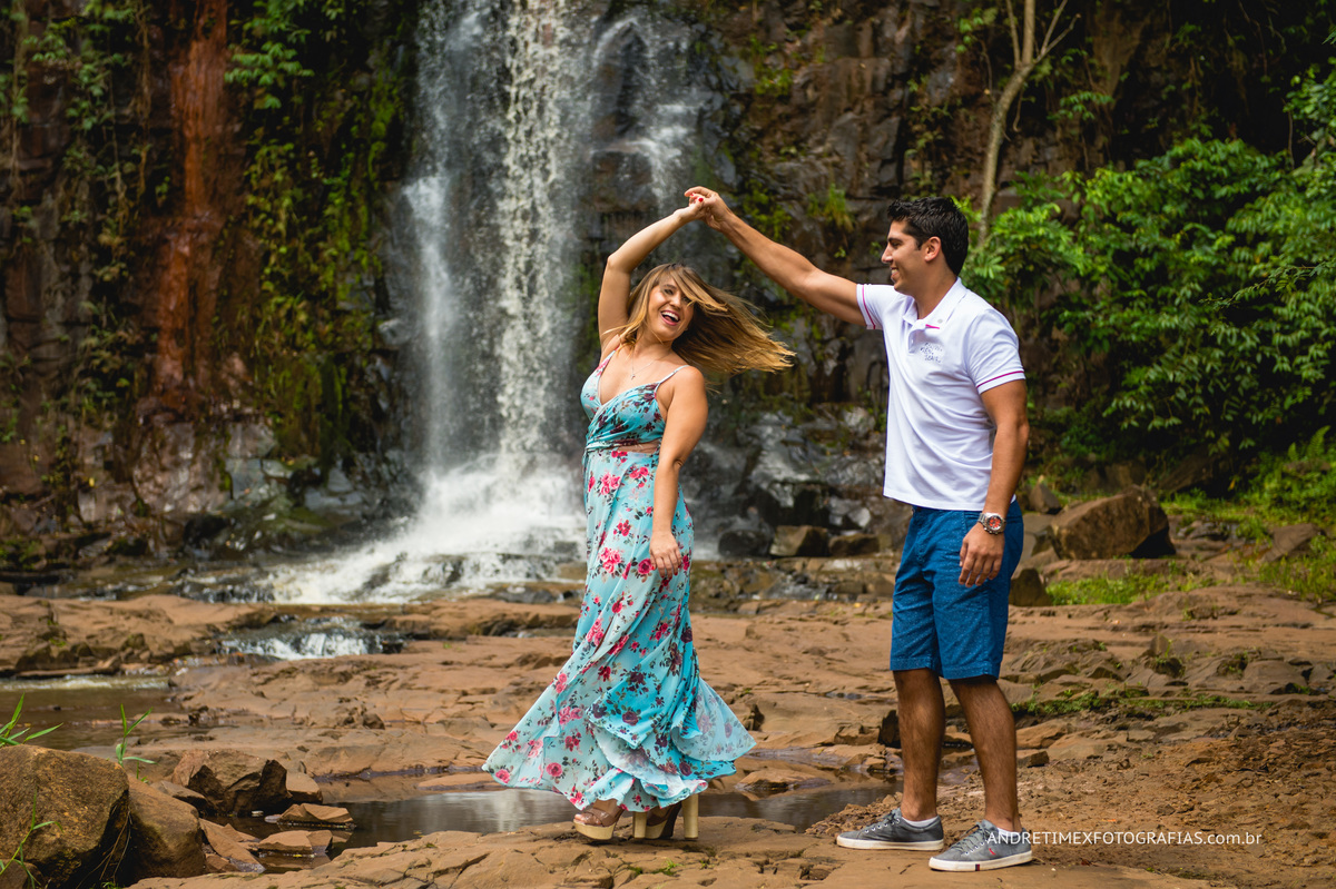 Pre Wedding. Pre ensaio. fotografia Casamento. Ensaio casal. Ensaio em   Brotas.casamentos.fotografia em brotas. inspiration photographers