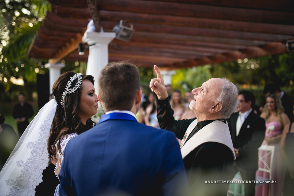 Casamento no Campo. Agudos-SP. Bauru-SP. Wedding Brasil. fotografia de casamento. casamento de dia. Casamento ao ar livre. Inspiração noivas. Andre Timex fotografias. casamento na fazenda. Tons pastéis. Vestido madrinha. Casamento no Campo.