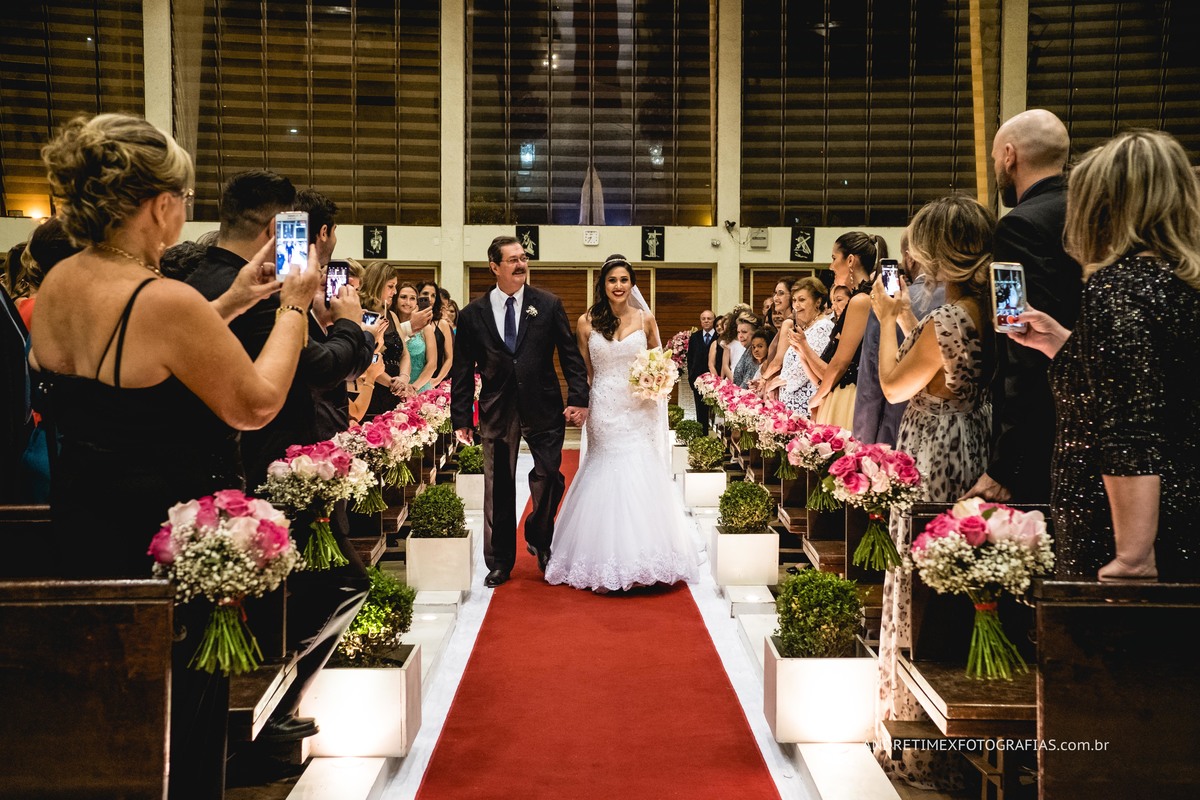 Fotografia casamento. fotografia Bauru. fotografia com emoção. wedding brasil. Inspiração casamento. fotografia moderna. buffet Caversan. festa de casamento. noiva. noivo. fotografia casal. Andre Timex fotógrafo. Bride.  Casamentos. 