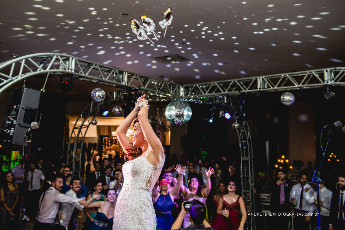 Fotografia casamento. fotografia Bauru. fotografia com emoção. wedding brasil. Inspiração casamento. fotografia moderna. buffet Caversan. festa de casamento. noiva. noivo. fotografia casal. Andre Timex fotógrafo. Bride.  Casamentos. 