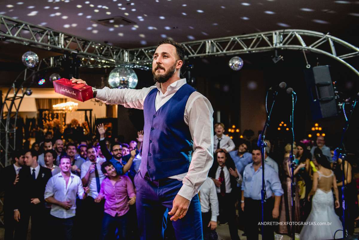 Fotografia casamento. fotografia Bauru. fotografia com emoção. wedding brasil. Inspiração casamento. fotografia moderna. buffet Caversan. festa de casamento. noiva. noivo. fotografia casal. Andre Timex fotógrafo. Bride.  Casamentos. 