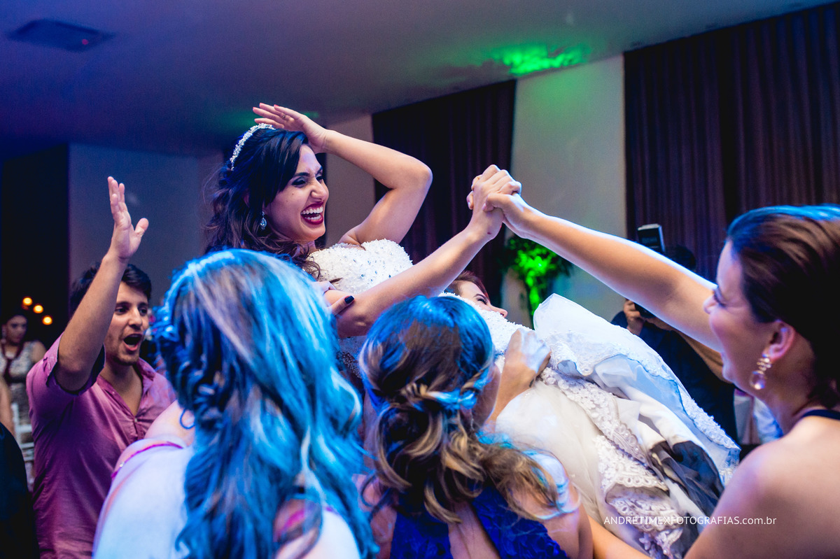 Fotografia casamento. fotografia Bauru. fotografia com emoção. wedding brasil. Inspiração casamento. fotografia moderna. buffet Caversan. festa de casamento. noiva. noivo. fotografia casal. Andre Timex fotógrafo. Bride.  Casamentos. 