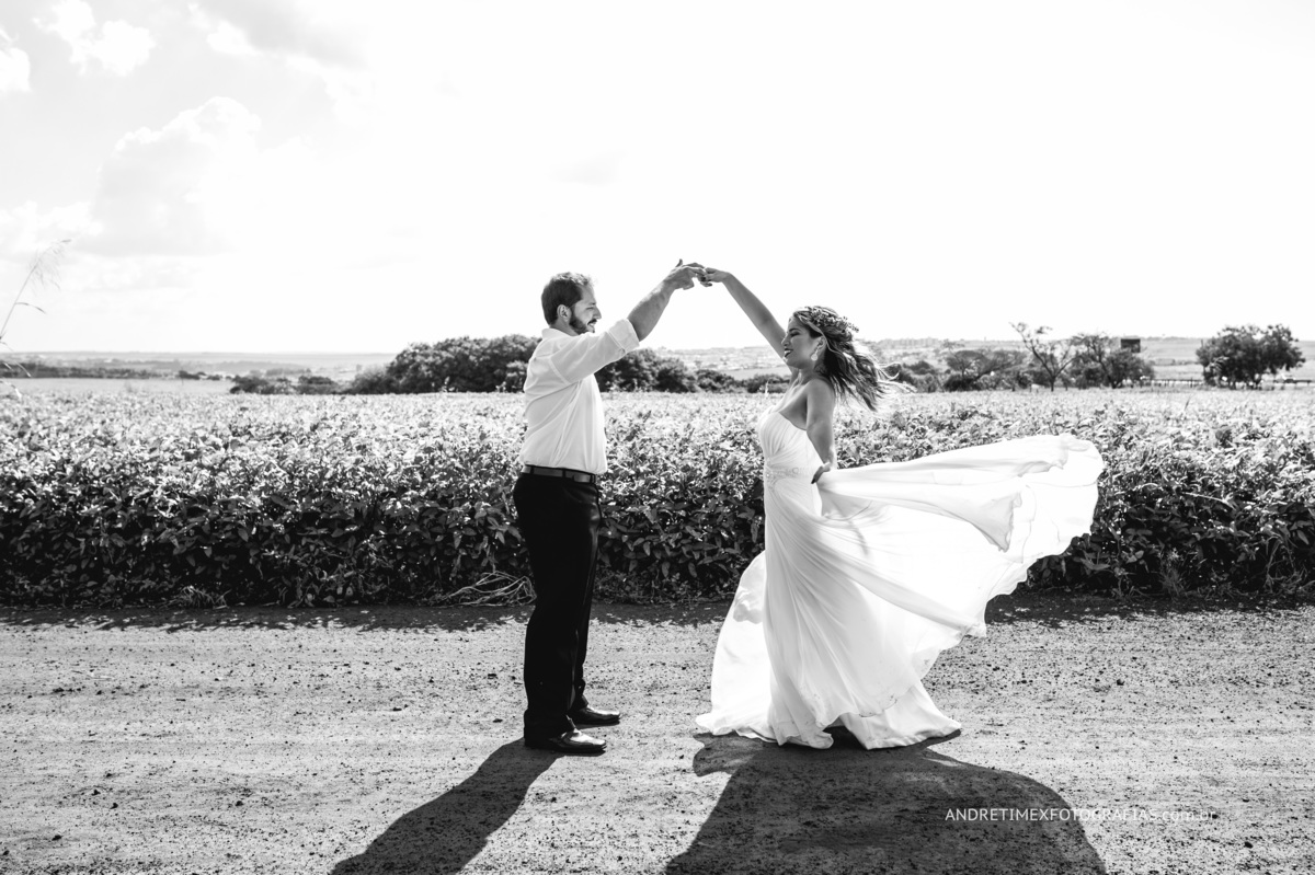 pre wedding - casamento - fotografia de casamento - noiva - noivo - fotografia bauru-sp - andre timex fotografias -fotografia no campo - fotografia com emoção - sensibilidade - ensaio de casal