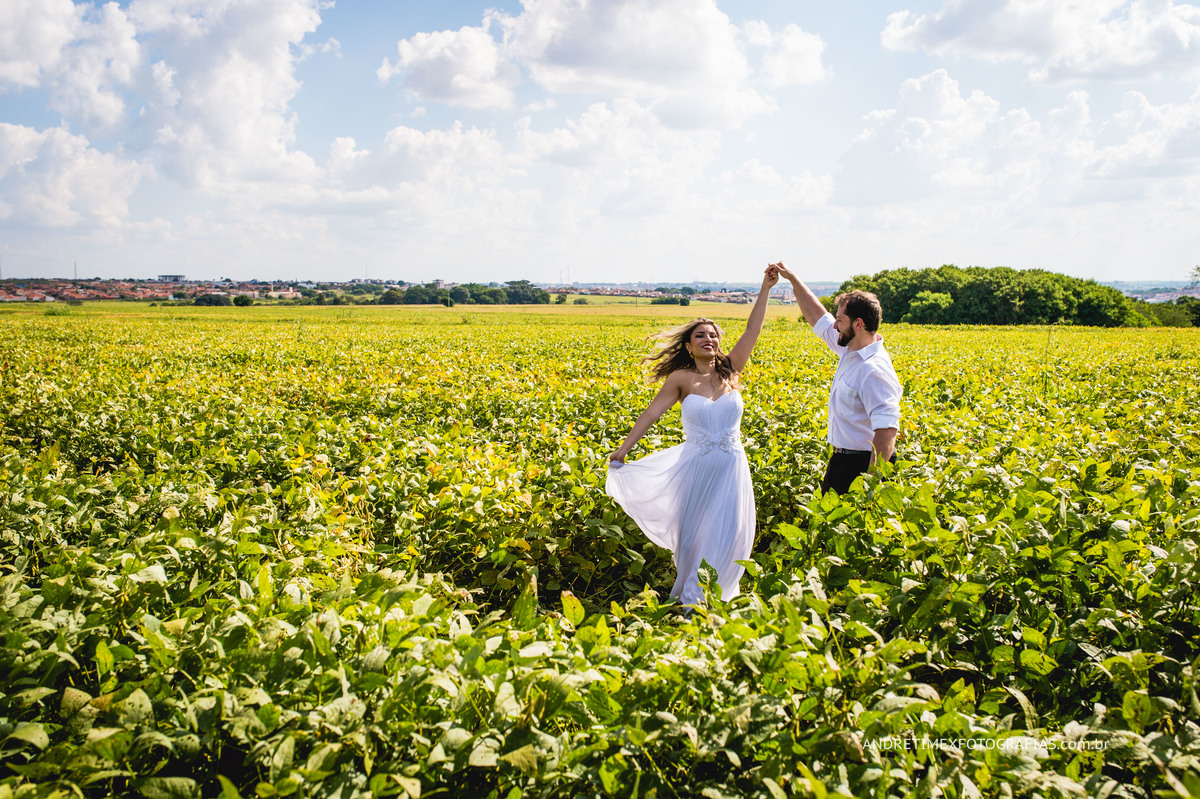 pre wedding - casamento - fotografia de casamento - noiva - noivo - fotografia bauru-sp - andre timex fotografias -fotografia no campo - fotografia com emoção - sensibilidade - ensaio de casal