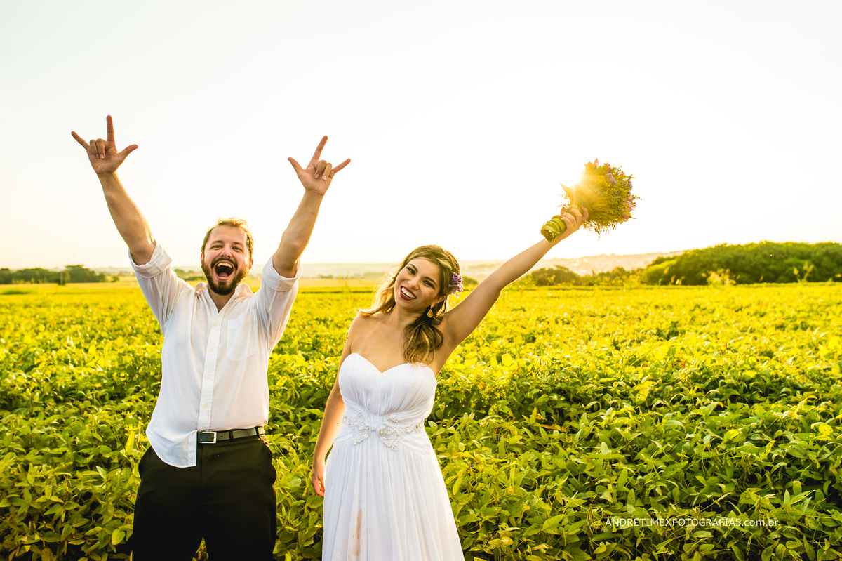 pre wedding - casamento - fotografia de casamento - noiva - noivo - fotografia bauru-sp - andre timex fotografias -fotografia no campo - fotografia com emoção - sensibilidade - ensaio de casal