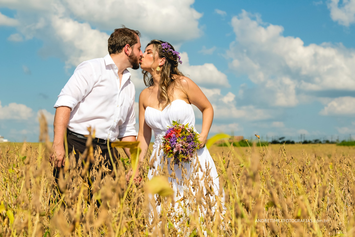 pre wedding - casamento - fotografia de casamento - noiva - noivo - fotografia bauru-sp - andre timex fotografias -fotografia no campo - fotografia com emoção - sensibilidade - ensaio de casal