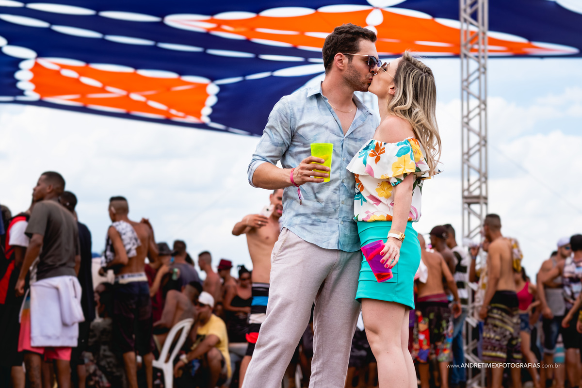 Ensaio casamento. Fotografia de casamento. Out Bauru. Rave Out. Fotografia Bauru. Wedding. Casamentos. Ensaio casal. Pre wedding. Bauru. Sao Paulo raves. Noiva. Noivo. Inspiração casamento.