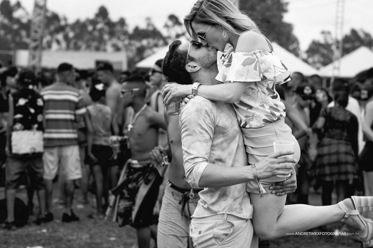 Ensaio casamento. Fotografia de casamento. Out Bauru. Rave Out. Fotografia Bauru. Wedding. Casamentos. Ensaio casal. Pre wedding. Bauru. Sao Paulo raves. Noiva. Noivo. Inspiração casamento.