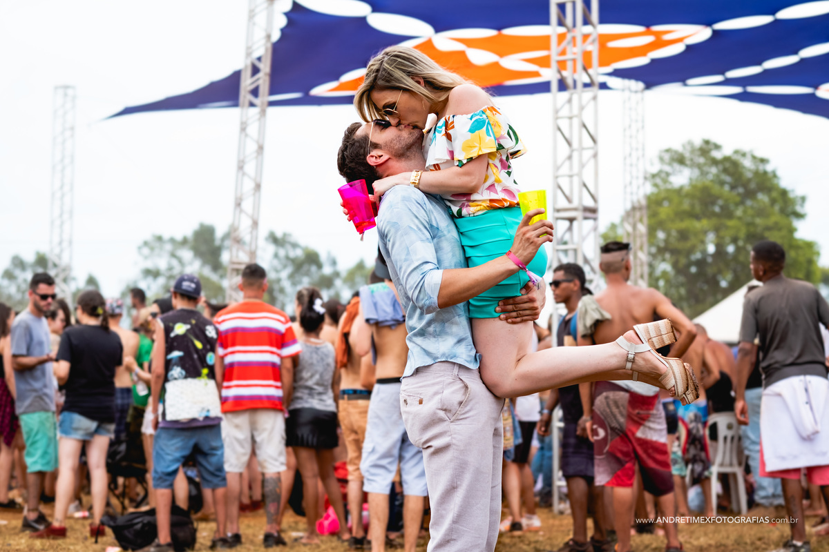 Ensaio casamento. Fotografia de casamento. Out Bauru. Rave Out. Fotografia Bauru. Wedding. Casamentos. Ensaio casal. Pre wedding. Bauru. Sao Paulo raves. Noiva. Noivo. Inspiração casamento.