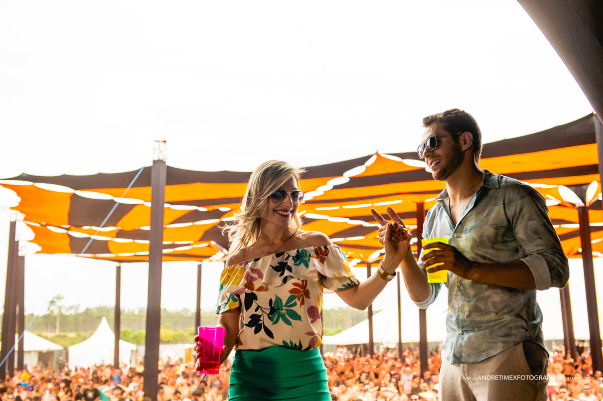 Ensaio casamento. Fotografia de casamento. Out Bauru. Rave Out. Fotografia Bauru. Wedding. Casamentos. Ensaio casal. Pre wedding. Bauru. Sao Paulo raves. Noiva. Noivo. Inspiração casamento.