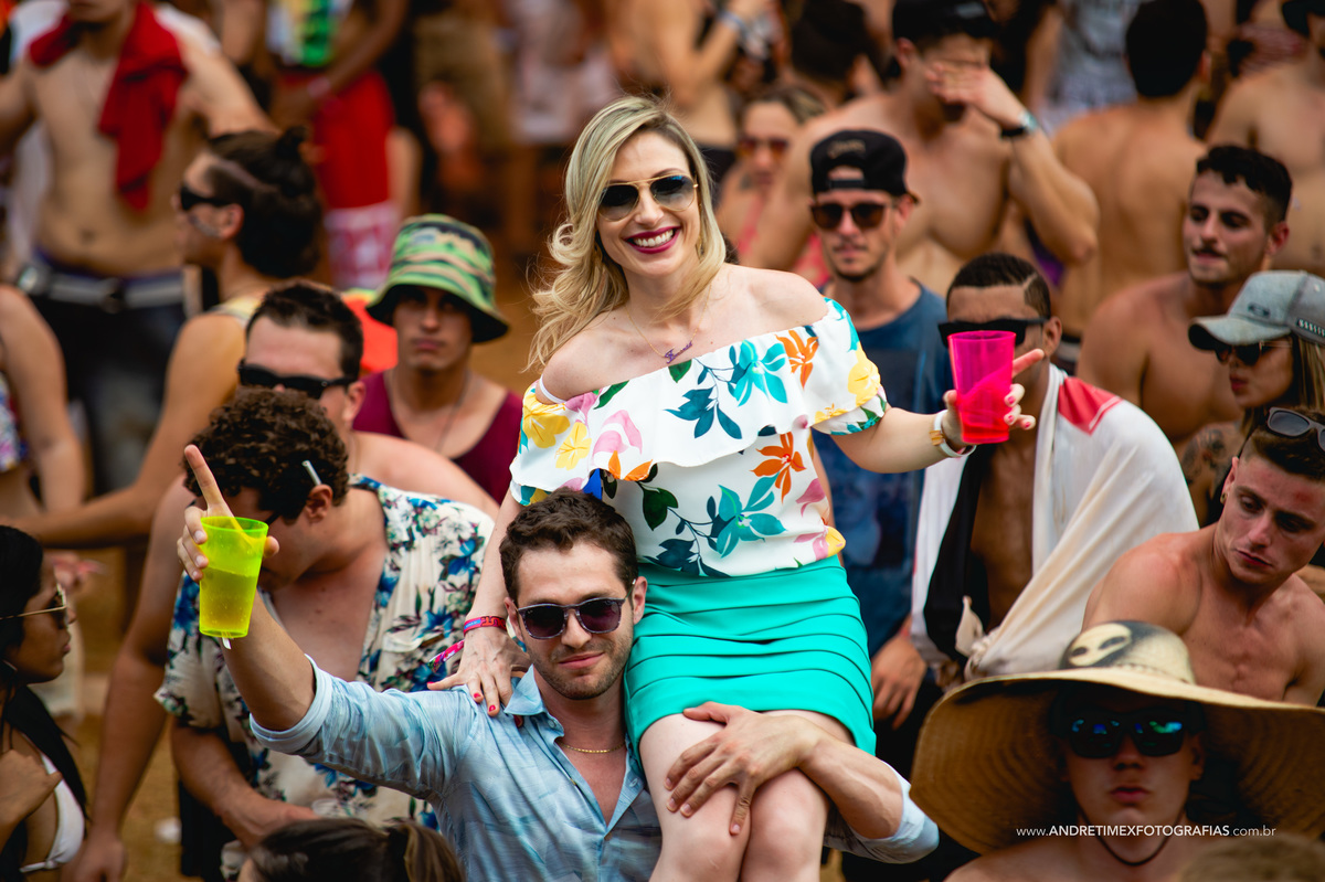 Ensaio casamento. Fotografia de casamento. Out Bauru. Rave Out. Fotografia Bauru. Wedding. Casamentos. Ensaio casal. Pre wedding. Bauru. Sao Paulo raves. Noiva. Noivo. Inspiração casamento.