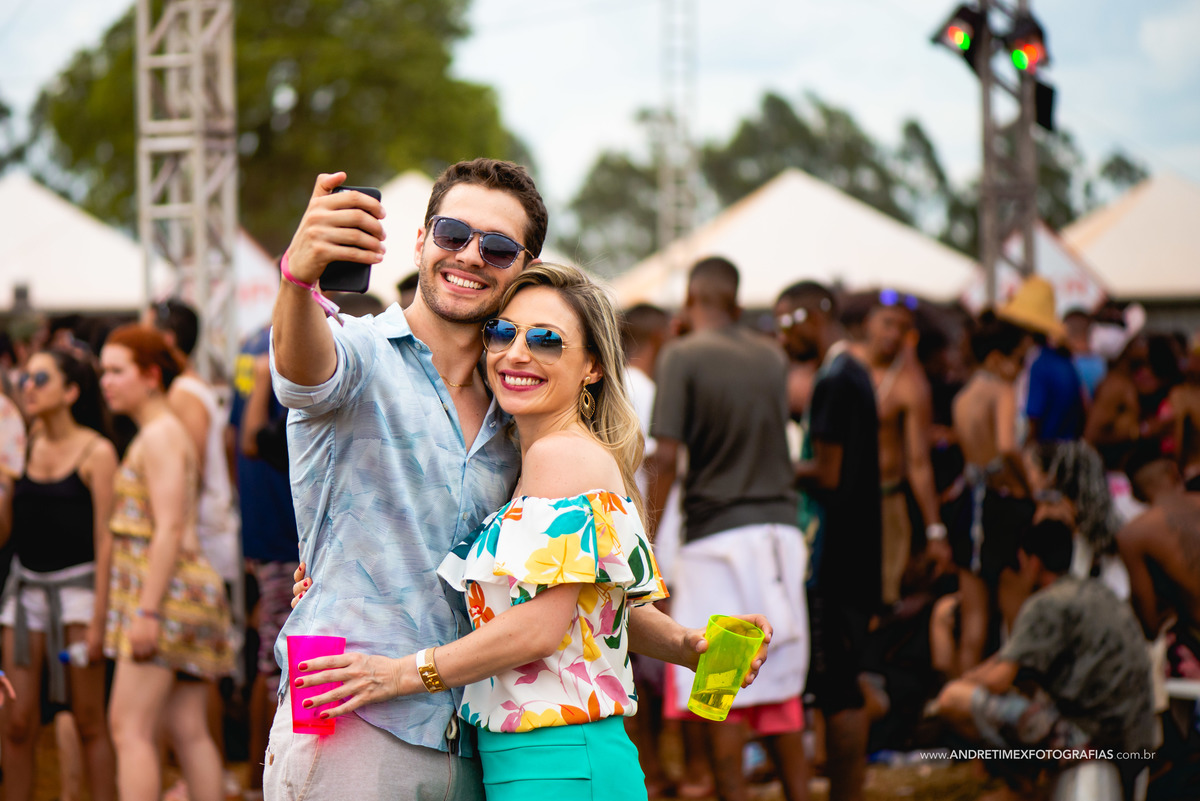Ensaio casamento. Fotografia de casamento. Out Bauru. Rave Out. Fotografia Bauru. Wedding. Casamentos. Ensaio casal. Pre wedding. Bauru. Sao Paulo raves. Noiva. Noivo. Inspiração casamento.