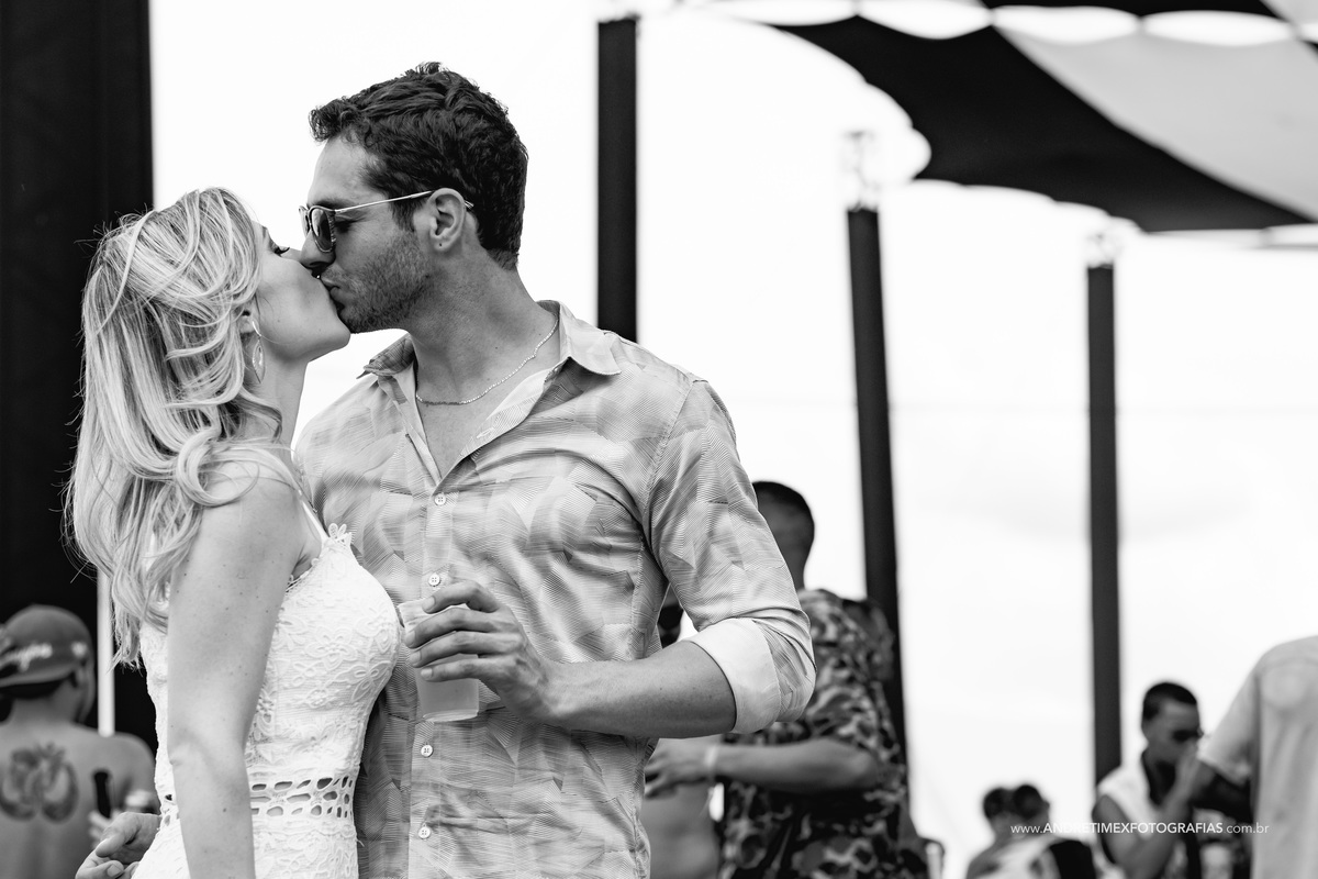 Ensaio casamento. Fotografia de casamento. Out Bauru. Rave Out. Fotografia Bauru. Wedding. Casamentos. Ensaio casal. Pre wedding. Bauru. Sao Paulo raves. Noiva. Noivo. Inspiração casamento.