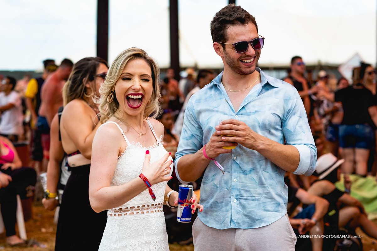 Ensaio casamento. Fotografia de casamento. Out Bauru. Rave Out. Fotografia Bauru. Wedding. Casamentos. Ensaio casal. Pre wedding. Bauru. Sao Paulo raves. Noiva. Noivo. Inspiração casamento.