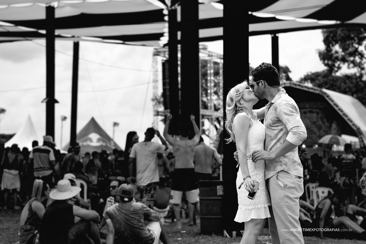 Ensaio casamento. Fotografia de casamento. Out Bauru. Rave Out. Fotografia Bauru. Wedding. Casamentos. Ensaio casal. Pre wedding. Bauru. Sao Paulo raves. Noiva. Noivo. Inspiração casamento.